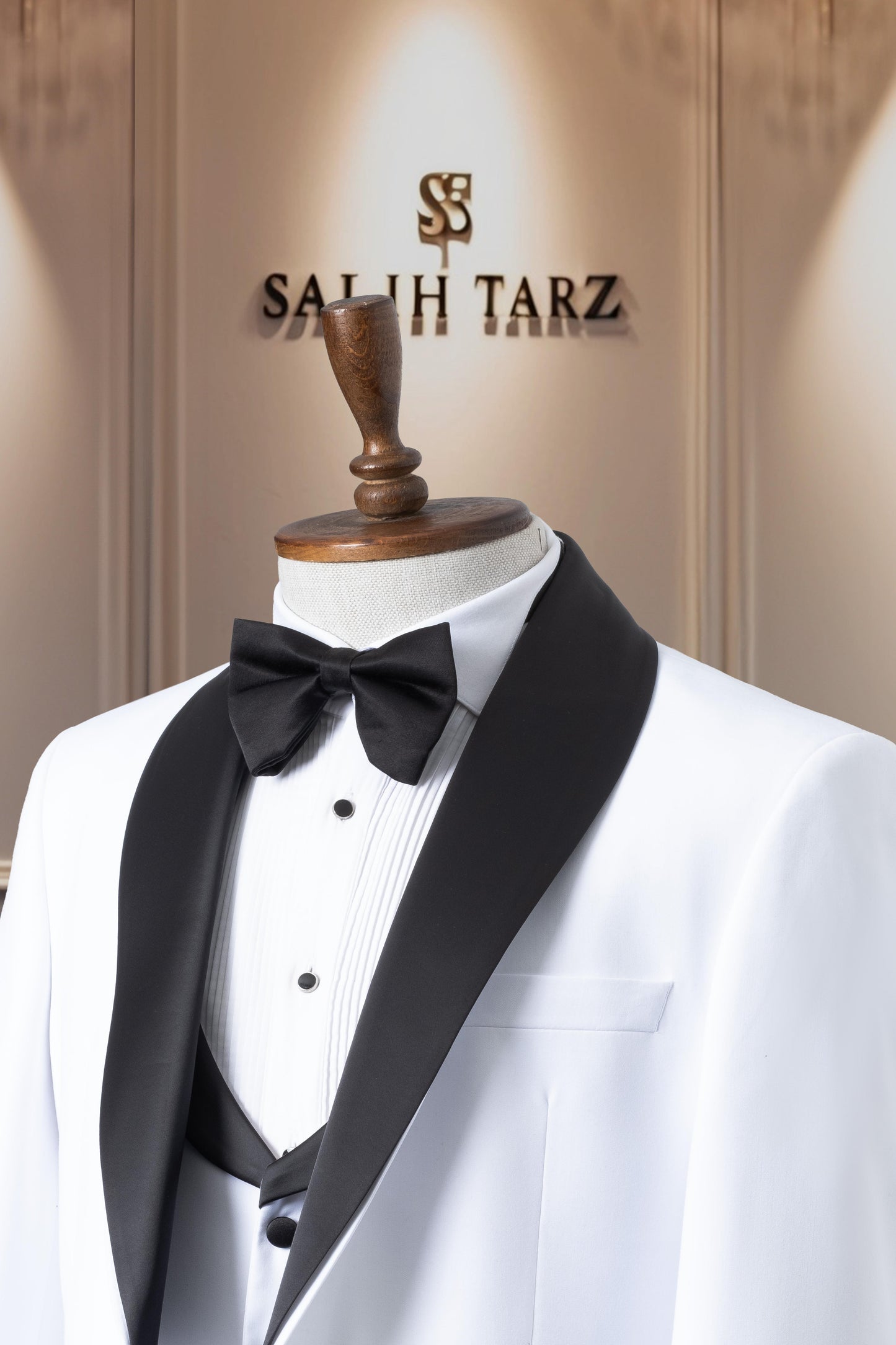 Italian Cut Groom Suit Slim Fit White Vest SD41063